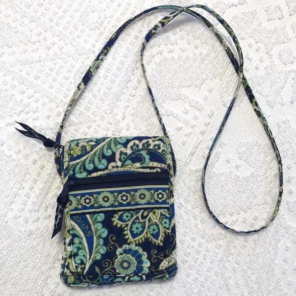 Vera Bradley Handbags - Vera Bradley Crossbody Purse